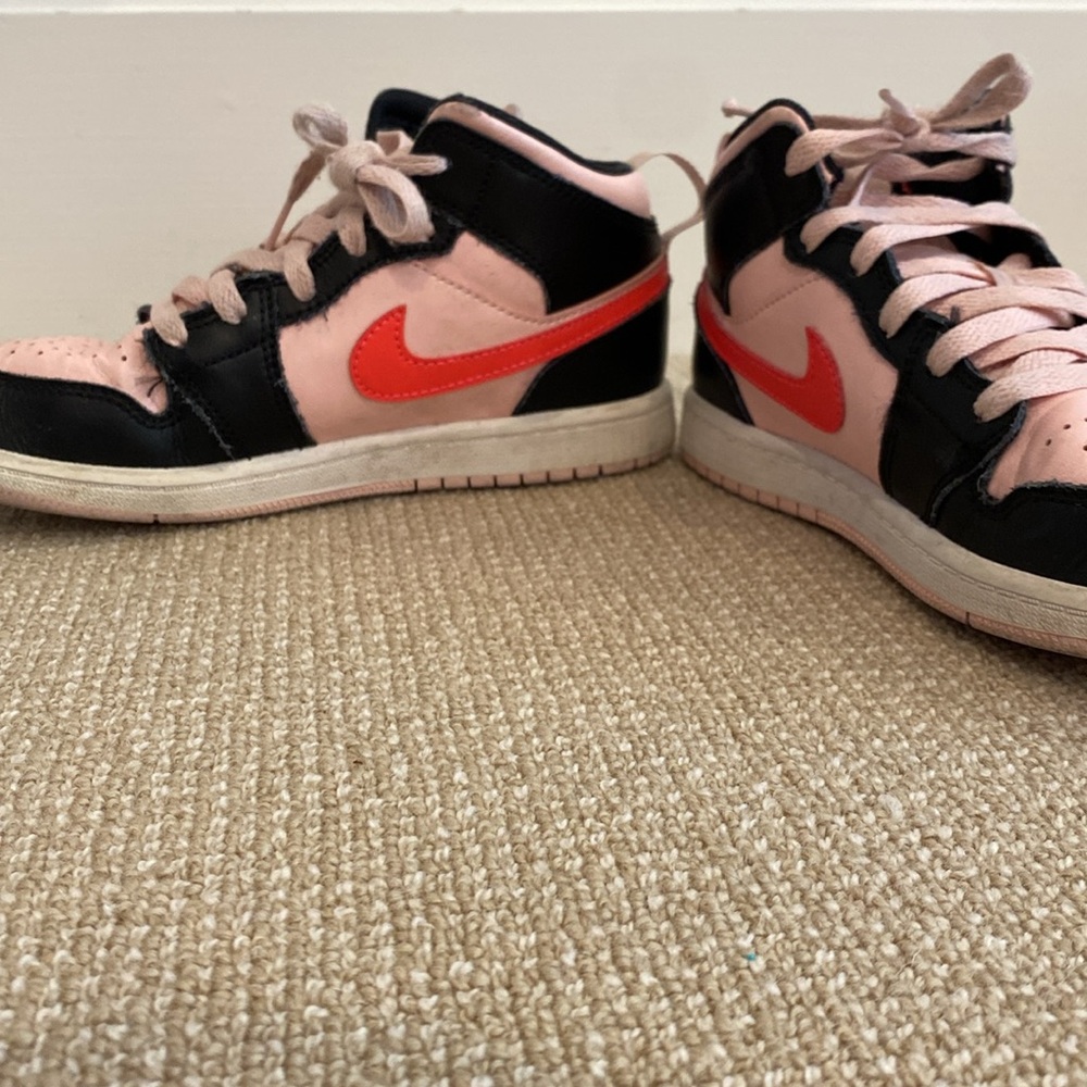 Jordan 1 Mid - Picture 3 of 6